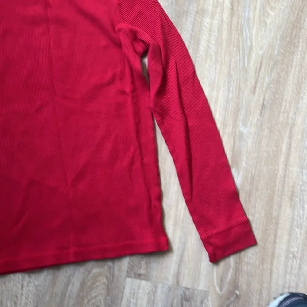 𝅺URBAN Pipeline Waffle Knit Red Youth Long Sleeved Tee Shirt.  Size Large